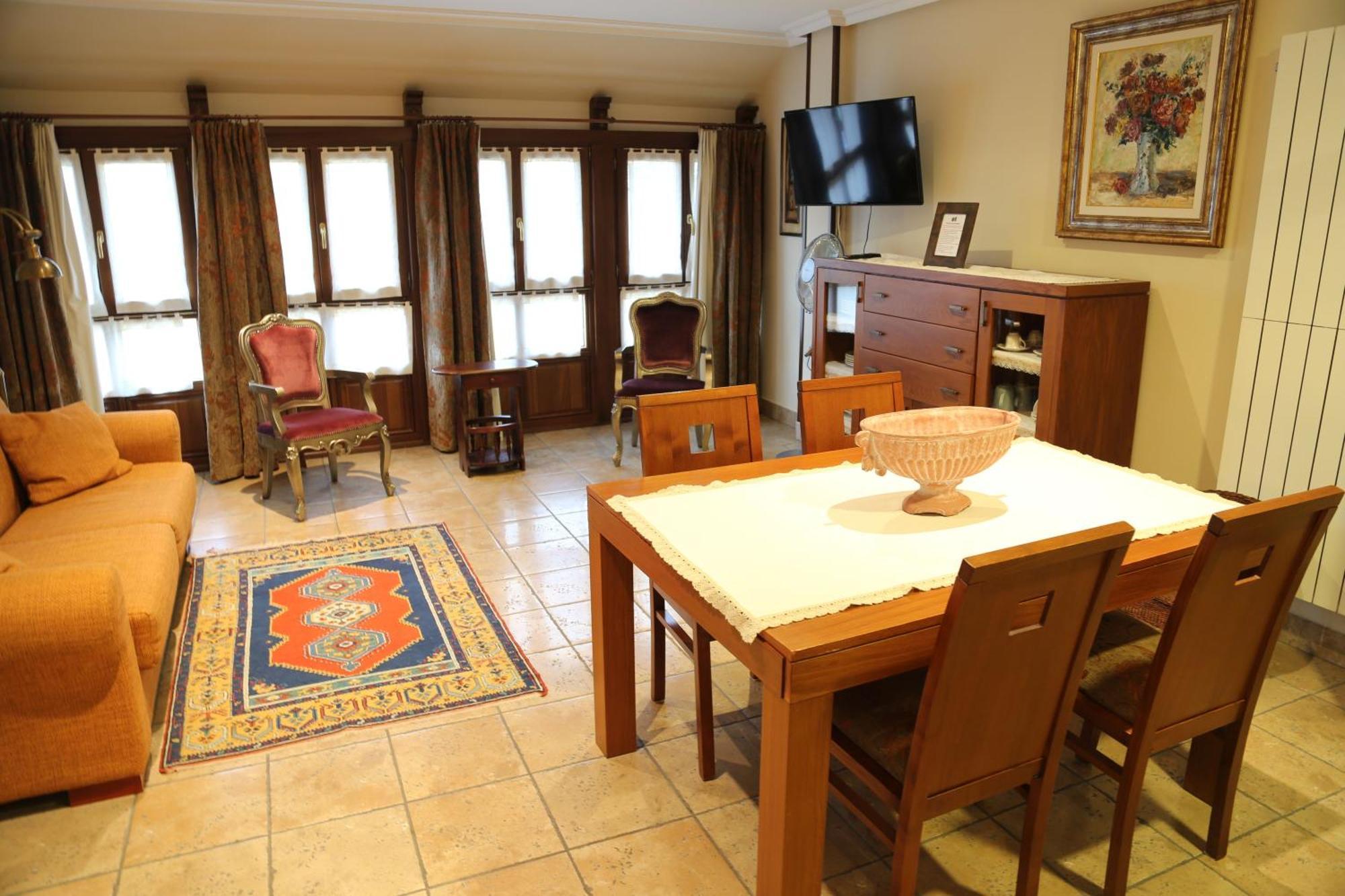 Apartamentos La Pontiga *** Infiesto Dış mekan fotoğraf